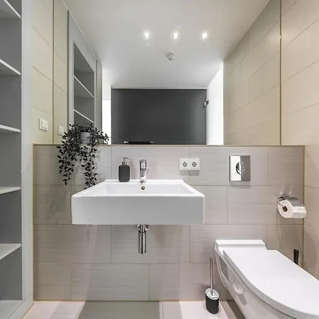 Arbeitsplatz - Kueche - Fitness Apartament *